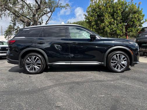 Diamond Black 2026 INFINITI QX60 Luxe