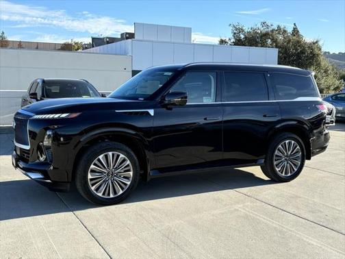 2025 INFINITI QX80 Luxe