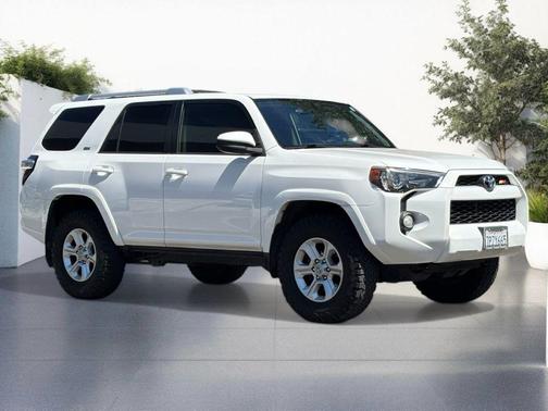 Super White 2016 Toyota 4Runner SR5