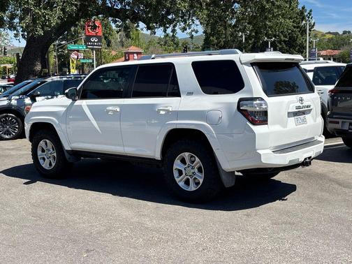 Super White 2016 Toyota 4Runner SR5
