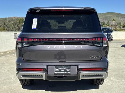 2026 INFINITI QX80 Luxe