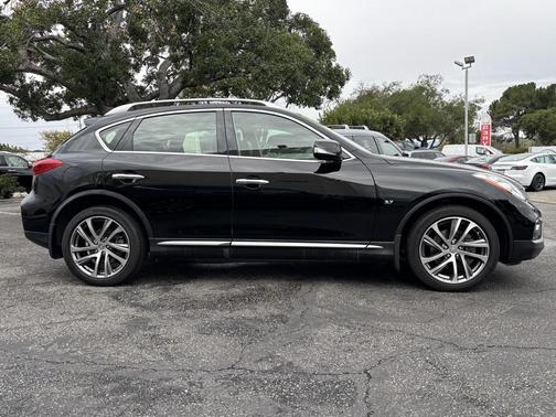 2017 INFINITI QX50 Base