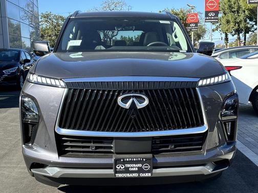 2025 INFINITI QX80 Luxe
