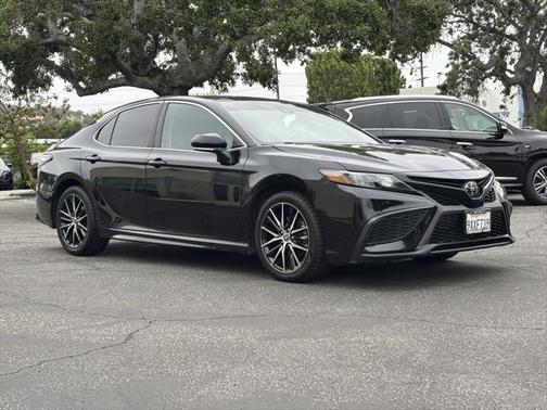 2022 Toyota Camry SE