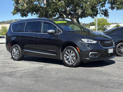 2022 Chrysler Pacifica L