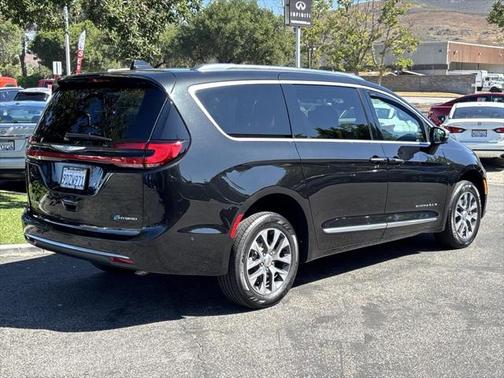 2022 Chrysler Pacifica L