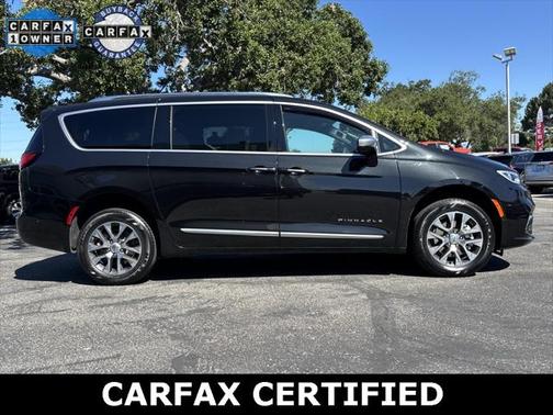 2022 Chrysler Pacifica L