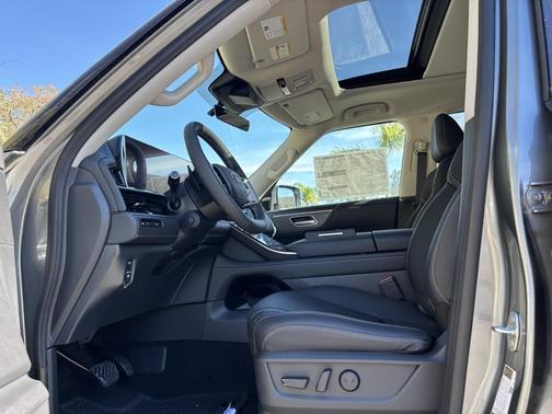 2026 INFINITI QX80 PURE