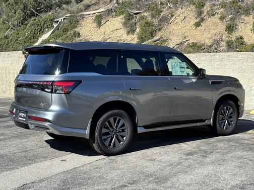 2026 INFINITI QX80 PURE