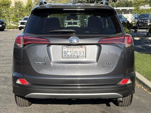 2018 Toyota RAV4 Hybrid LE