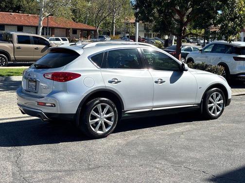 2017 INFINITI QX50 Base