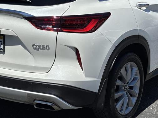 2022 INFINITI QX50 LUXE