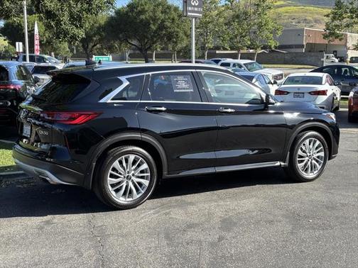2024 INFINITI QX50 LUXE