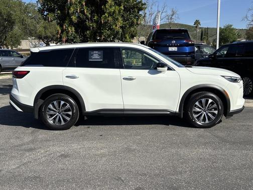 2025 INFINITI QX60 Pure