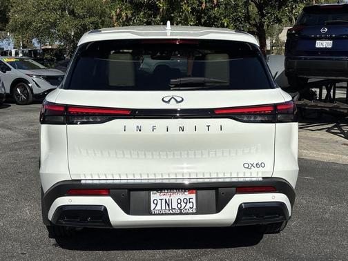 2025 INFINITI QX60 Pure