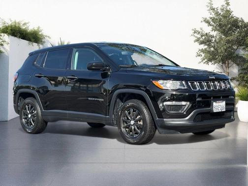 Diamond Black Crystal Pearlcoat 2018 Jeep Compass Sport