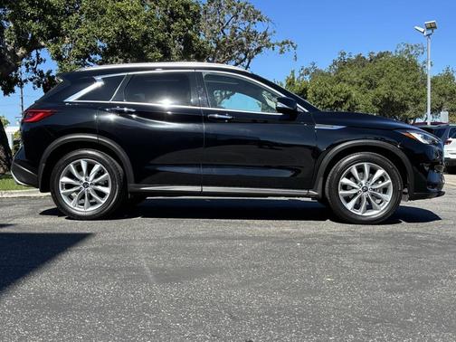 2022 INFINITI QX50 LUXE