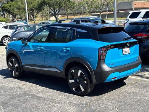 2t Ice Blk Roof 2025 Nissan Kicks SR