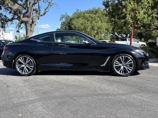 2022 INFINITI Q60 LUXE