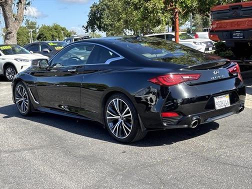 2022 INFINITI Q60 LUXE