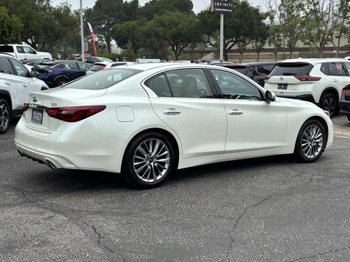 Majestic White 2023 INFINITI Q50 LUXE