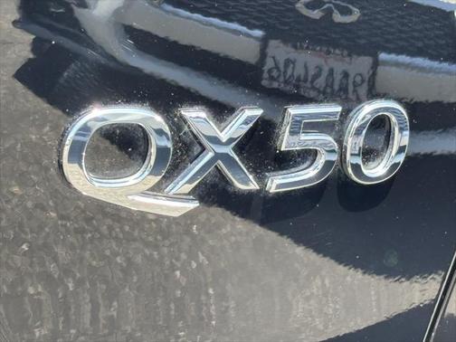 2022 INFINITI QX50 LUXE