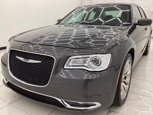 2017 Chrysler 300 Limited