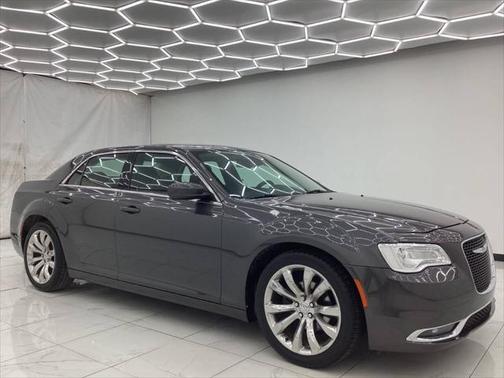 2017 Chrysler 300 Limited