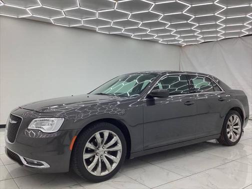 2017 Chrysler 300 Limited