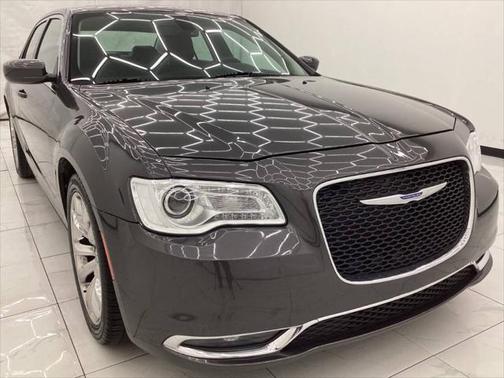 2017 Chrysler 300 Limited