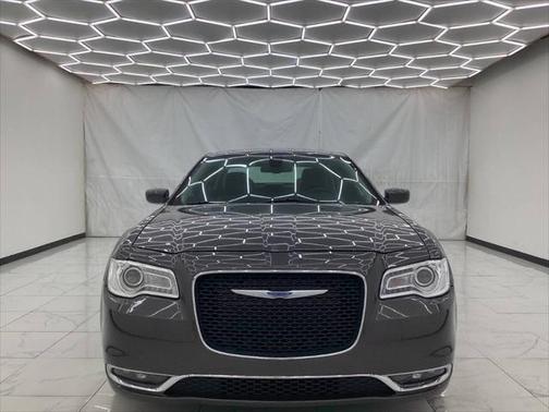 2017 Chrysler 300 Limited