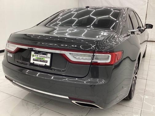 2017 Lincoln Continental Black Label