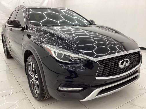 2018 INFINITI QX30 Premium
