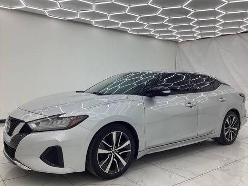 Brilliant Silver Metallic 2019 Nissan Maxima 3.5 SV