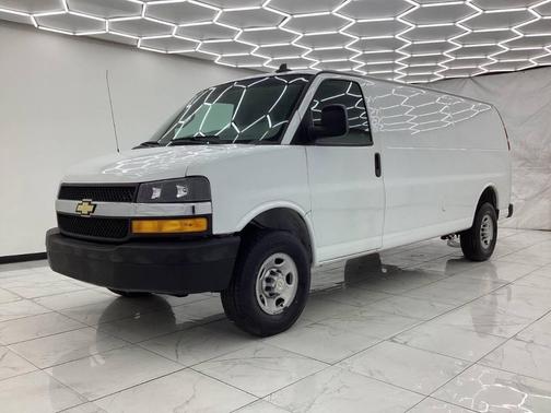 Summit White 2022 Chevrolet Express 2500 RWD 2500 Extended Wheelbase WT