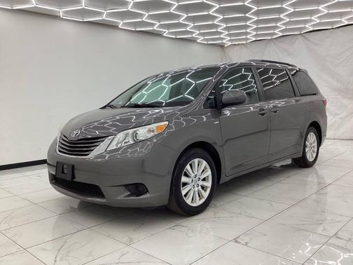 2016 Toyota Sienna LE