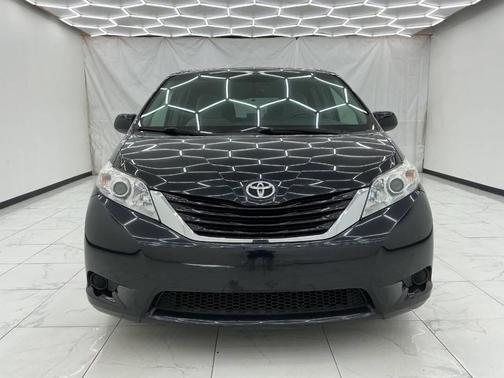 Attitude Black 2015 Toyota Sienna LE