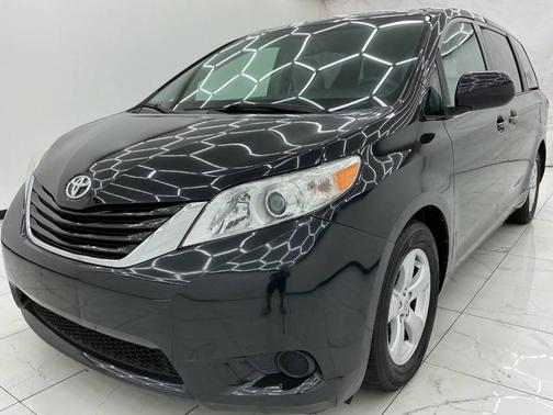 Attitude Black 2015 Toyota Sienna LE