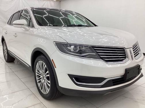 White Platinum Metallic Tri-Coat 2017 Lincoln MKX Reserve