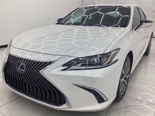 2020 Lexus ES 300h Base