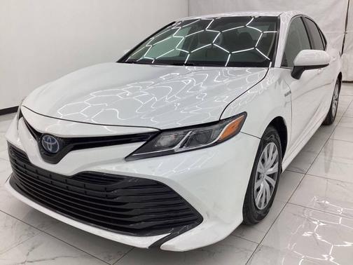 2018 Toyota Camry Hybrid LE