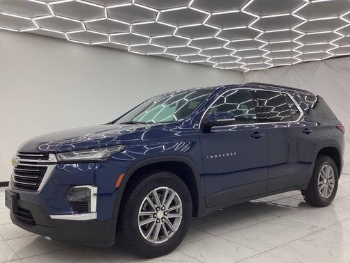 2022 Chevrolet Traverse LT Cloth