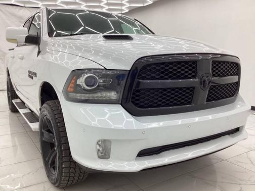 2017 RAM 1500 Night Crew Cab 4x4 5'7' Box