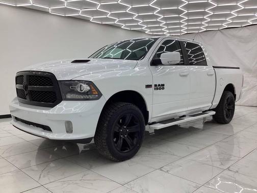 2017 RAM 1500 Night Crew Cab 4x4 5'7' Box