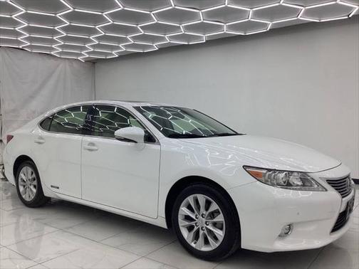 2015 Lexus ES 300h Base