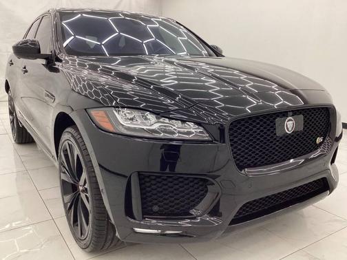 2018 Jaguar F-PACE S