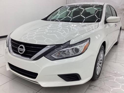 Glacier White 2018 Nissan Altima 2.5 S