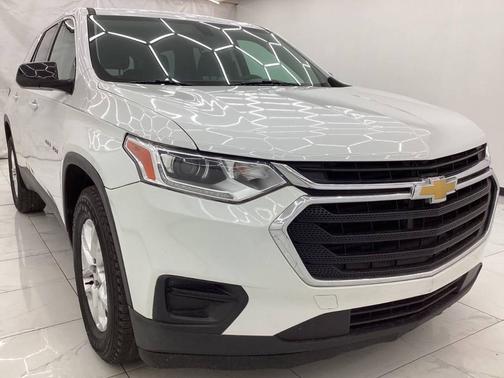 Summit White 2018 Chevrolet Traverse LS