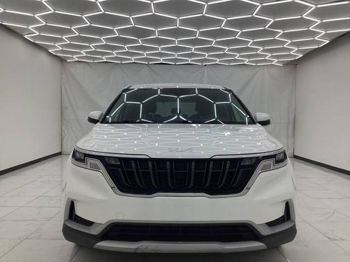 2023 Kia Carnival LX