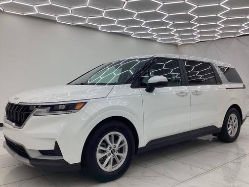 2023 Kia Carnival LX